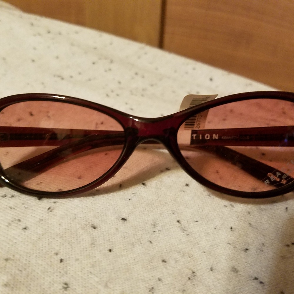 Reaction Kenneth Cole Sunglasses - Picture 4 of 7